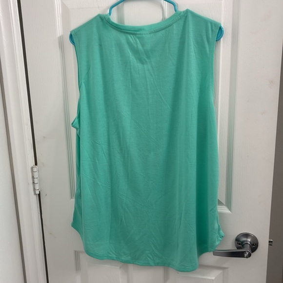 Closet BOGO: Disney Aladdin Tank Green XL - Picture 2 of 3